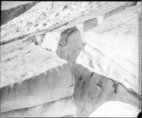 1 vue Crevasse près du pic Montferrat 2950 m. 6 août 1904.