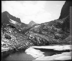 1 vue Lac d?Arrious 2300 m., vue sur le Pallas et le Bat-Laetous ? Commencement du passage d?Orteig, 25 juillet 1903.