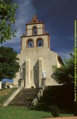 1 vue Plan d'ensemble du clocher-mur situé sur la façade ouest de l'église, vue en contre-plongée. - Prise de vue du 2 juin 1998.