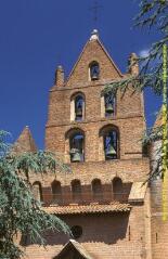 2 vues Plans rapprochés du clocher-mur, vues de biais. - Prises de vue du 22 juin 1998.