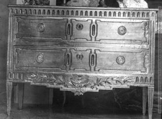 6 vues Boîte 47. Mobilier. - Photographies.