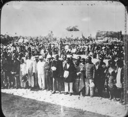 28 vues Portraits et scènes de la vie coloniale à Tananarive.