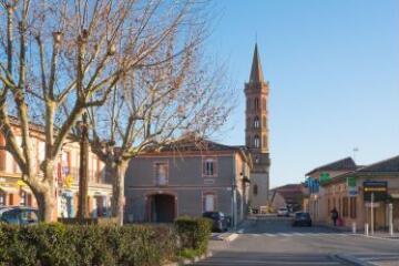 1 vue La place de l'église / Marion Widua photographe. - 25 mars 2019. - Photographie numérique