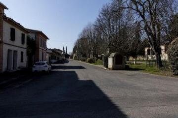 1 vue Entrée du village / Daniel Devolder photographe. - 8 mars 2019. - Photographie numérique