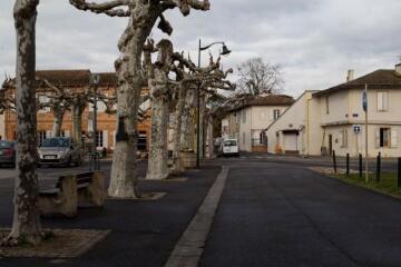 1 vue La place et la mairie / Christian Warmé photographe. - 6 février 2019. - Photographie numérique