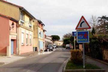 1 vue La mairie et l'église / Maryvonne Spiesser photographe. - 7 mars 2019. - Photographie numérique