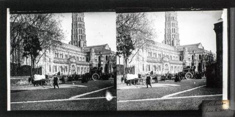 1 vue Toulouse : place Saint-Sernin.