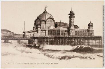 2 vues 107. Nice : jetée-promenade par un coup de mer. - 21 février 1918. - Carte postale