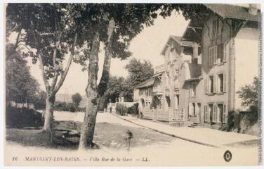 2 vues 16. Martigny-les-Bains : villa rue de la gare. - 2 janvier 1916. - Carte postale