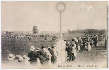 2 vues Les courses à Vittel : une arrivée. - 10 juin 1916. - Carte postale