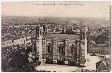 2 vues Lyon : basilique de N.-D. de Fourvière : vue latérale. - 29 avril 1916. - Carte postale