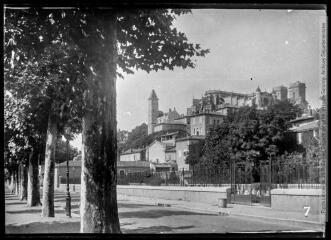 1 vue 7. Auch : boulevard Carnot et le haut de la ville
