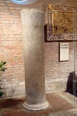 2 vues Borne milliaire du IVe siècle. - juin 2005. - Photographies