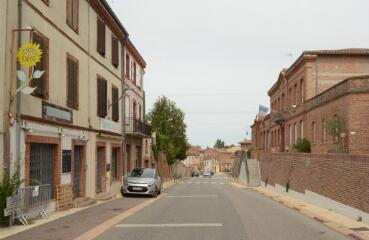 1 vue La mairie et la gendarmerie / Nicolas Belcourt photographe. - 11 octobre 2017. - Photographie numérique