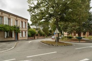 2 vues Ecole et église / Nicolas Belcourt photographe. - 30 octobre et 4 décembre 2017. - Photographie numérique