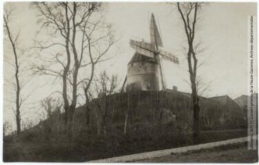 2 vues - La Haute-Garonne. 922. Castelmaurou : le moulin. - Toulouse : maison Labouche frères, [entre 1900 et 1940]. - Photographie (ouvre la visionneuse)