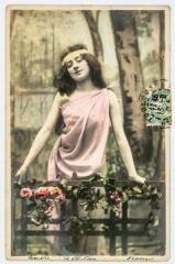 2 vues [Portrait de femme]. - [s.l] : [s.n], [vers 1905]. - Carte postale
