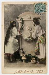 2 vues - [Scène de deux jeunes femmes s\'aspergeant d\'eau auprès d\'une fontaine]. - [s.l] : [s.n], [vers 1904]. - Carte postale (ouvre la visionneuse)