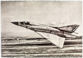 2 vues 1. Mirage III A. : passage à basse altitude / cliché G.A.M. - Dassault. - Toulouse : éditions aéronautiques, [après 1956]. - Carte postale