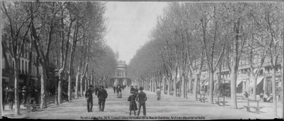 1 vue [Béziers : le théâtre et les allées Paul-Riquet]. - Toulouse : maison Labouche frères, [entre 1900 et 1920]. - Photographie