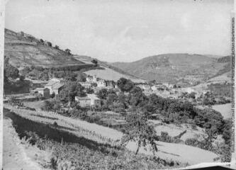 1 vue La Montagne Noire. Castans (Aude) : vue générale (alt. 650 m.). - Toulouse : maison Labouche frères, [entre 1930 et 1950]. - Photographie