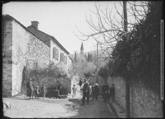 1 vue [Ore : centre du village et église]. - Toulouse : édition Labouche frères, [entre 1920 et 1950]. - Photographie