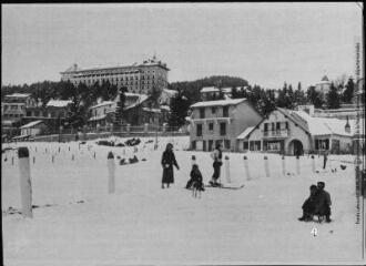 1 vue Les sports d'hiver à Font-Romeu (1800 m.). 4. Route d'Odeillo. - Toulouse : édition Labouche frères, [entre 1930 et 1950]. - Photographie