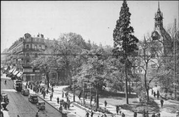1 vue 36. Toulouse : la rue d'Alsace-Lorraine et le square de Gaulle. - Toulouse : édition Labouche frères, [entre 1920 et 1950]. - Photographie