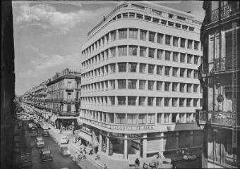 1 vue 377. Toulouse, la ville rose : la rue Alsace-Lorraine. - Toulouse : édition Labouche frères, [entre 1920 et 1950]. - Photographie