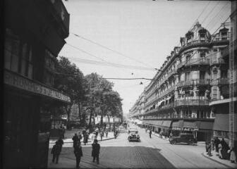 1 vue [Toulouse : rue d'Alsace-Lorraine et square du Capitole : magasin Printafix]. - Toulouse : édition Labouche frères, [entre 1934 et 1950]. - Photographie