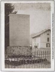 2 vues [Alzeau : monument à la mémoire de Riquet]. - Toulouse : maison Labouche frères, [entre 1900 et 1920]. - Photographie