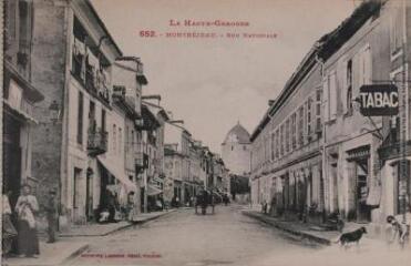 1 vue - La Haute-Garonne. 652. Montréjeau : rue nationale. - Toulouse : phototypie Labouche frères, marque LF au verso, [entre 1911 et 1925]. - Carte postale (ouvre la visionneuse)