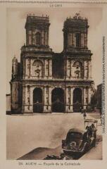 1 vue - Le Gers. 208. Auch : façade de la cathédrale. - Toulouse : édition Pyrénées-Océan, Labouche frères, [entre 1937 et 1950]. - Carte postale (ouvre la visionneuse)