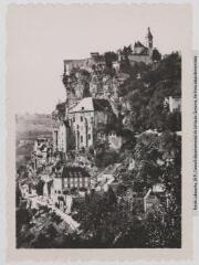 1 vue 6. Rocamadour : le château et le rocher surplombant la ville. - Toulouse : éditions Pyrénées-Océan, Labouche frères, [entre 1937 et 1960]. - Carte postale