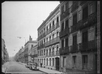 1 vue - [Toulouse : vue de la rue Raymond IV]. - [entre 1900 et 1930]. - Photographie (ouvre la visionneuse)