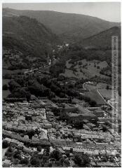 1 vue Sorèze (Tarn) : vue générale (au fond vallon de l'Orival et la Bournette) / Jean Quéguiner photogr. - Juillet 1976. - Photographie