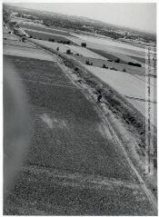 1 vue Entre Saint-Lautier (chef-lieu de commune de Montlaur) et Labège : l'Hers / Jean Quéguiner photogr. - Juillet 1976. - Photographie