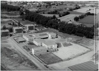 1 vue Ramonville-Saint-Agne : collège André-Malraux / Jean Quéguiner photogr. - Juillet 1976. - Photographie