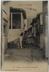 1 vue La Haute-Garonne. 55. Rieux : rue de Lhort (Donnades). - Toulouse : phototypie Labouche frères, marque LF au verso, [1911], tampon d'édition du 13 janvier 1917. - Carte postale