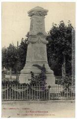 2 vues La Haute-Garonne. 64. Carbonne : monument aux morts. - Toulouse : phototypie Labouche frères, marque LF au verso, [1918], tampon d'édition du 30 novembre 1925. - Carte postale