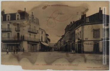 1 vue La Haute-Garonne. 529. Carbonne : entrée de la Grande-rue. - Toulouse : phototypie Labouche frères, marque LF au verso, [1911]. - Carte postale