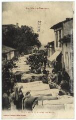 2 vues La Haute-Garonne. 660. Lanta : marché aux boeufs. - Toulouse : phototypie Labouche frères, marque LF au verso, [1911], tampon d'édition du 22 mars 1920. - Carte postale