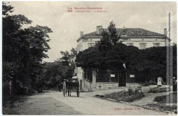 2 vues La Haute-Garonne. 683. Fronton : l'hôpital. - Toulouse : phototypie Labouche frères, marque LF au verso, [1918]. - Carte postale