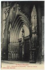1 vue La Haute-Garonne. 1032. Grenade-sur-Garonne : porte de l'église. - Toulouse : phototypie Labouche frères, marque LF au verso, [1911]- Carte postale