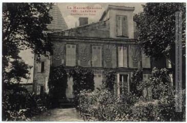 2 vues La Haute-Garonne. 1221. Caraman : château du Clos. - Toulouse : phototypie Labouche frères, marque LF au verso, [1918], tampon d'édition du 12 juillet 1928. - Carte postale
