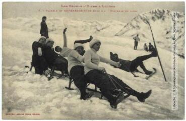 1 vue Les sports d'hiver à Luchon. 8. Plateau de Superbagnères (1800 m) : descente en luge. - Toulouse : phototypie Labouche frères, marque LF au verso, [1917]. - Carte postale