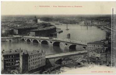 1 vue 1. Toulouse : vue générale sur la Garonne. - Toulouse : phototypie Labouche frères, marque LF au verso, [1909]. - Carte postale