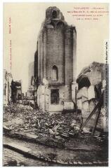 3 vues Toulouse : clocher de l'église Notre-Dame de la Dalbade, effondré dans la nuit du 11 avril 1926 / Cliché P. Eckert. - Toulouse : phototypie Labouche frères, marque LF au verso, [après 1926]. - Carte postale