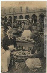 1 vue Types toulousains. 20. Types de la rue : marchands de frites. - Toulouse : phototypie Labouche frères, marque LF au verso, [1911]. - Carte postale