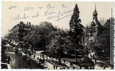 1 vue 36. Toulouse : la rue d'Alsace-Lorraine et le square de Gaulle. - Toulouse : édition Pyrénées-Océan, Labouche frères, marque Elfe, [entre 1937 et 1950]. - Carte postale